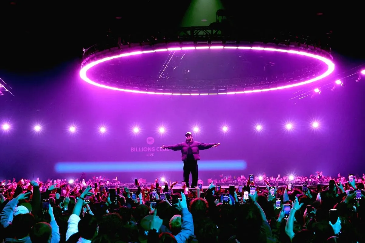 Film bertajuk "Billions Club Live with The Weeknd: A Concert Film" menampilkan konser The Weeknd di Los Angeles, Amerika Serikat, pada 12 Desember 2024. (ANTARA/HO-Spotify)